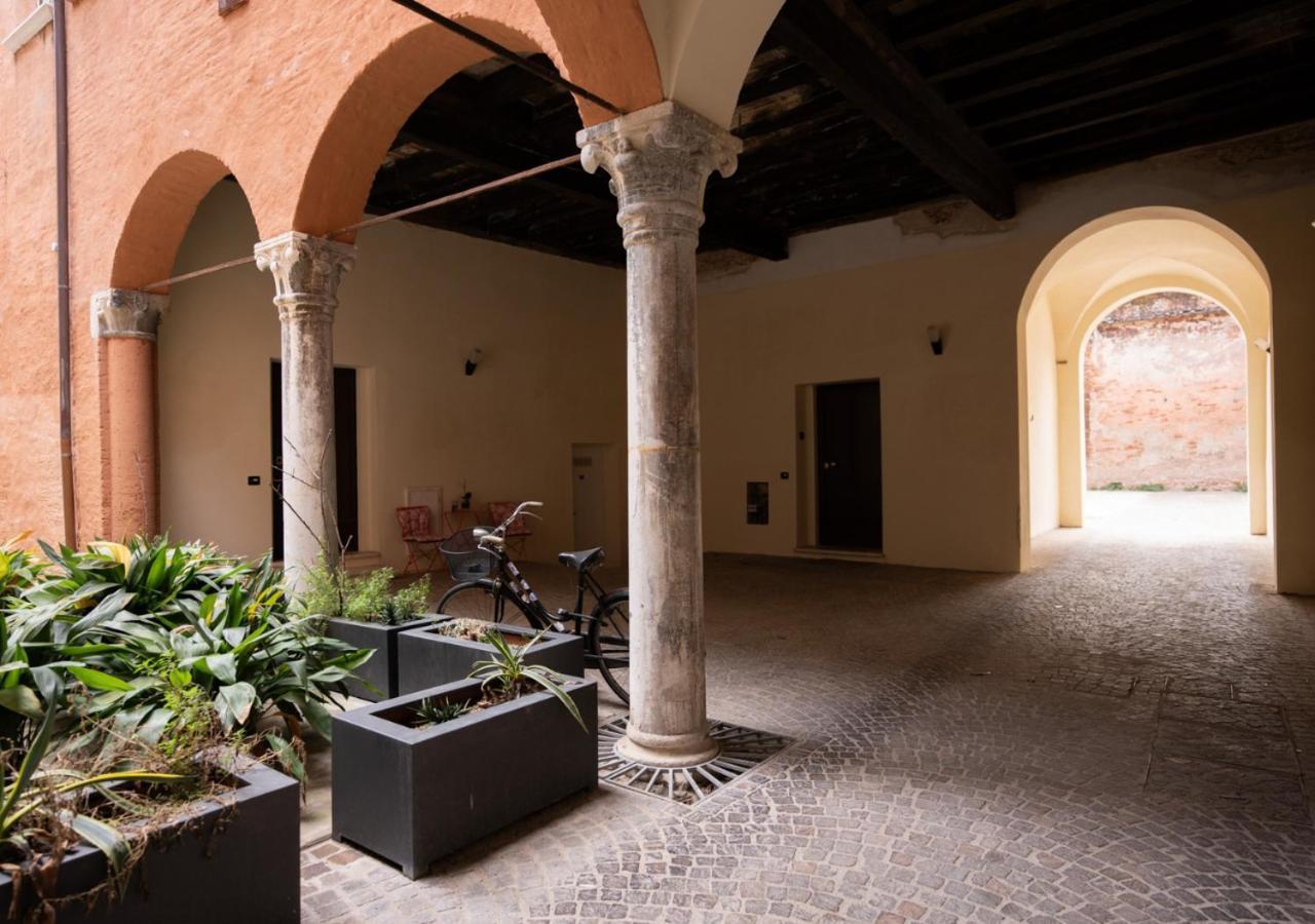 Mansarda Shakespeare - Car Parking Leilighet Ferrara Eksteriør bilde